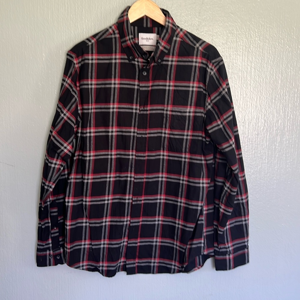Mens Goodfellow long sleeved button up shirt. size large